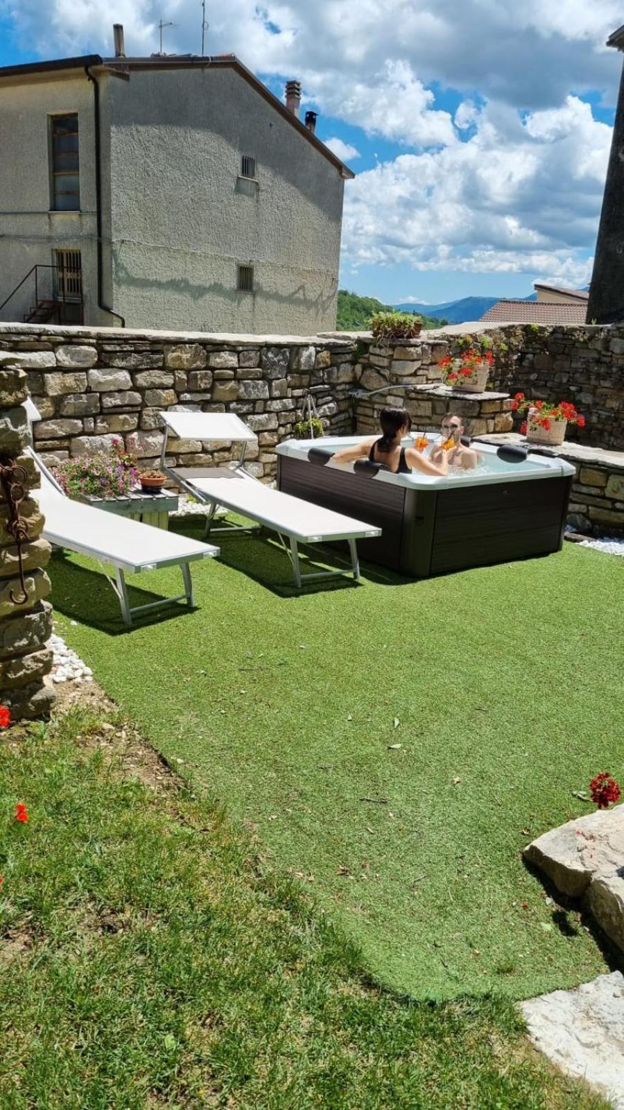 L'angolo fiorito Castelpetroso Esterno foto