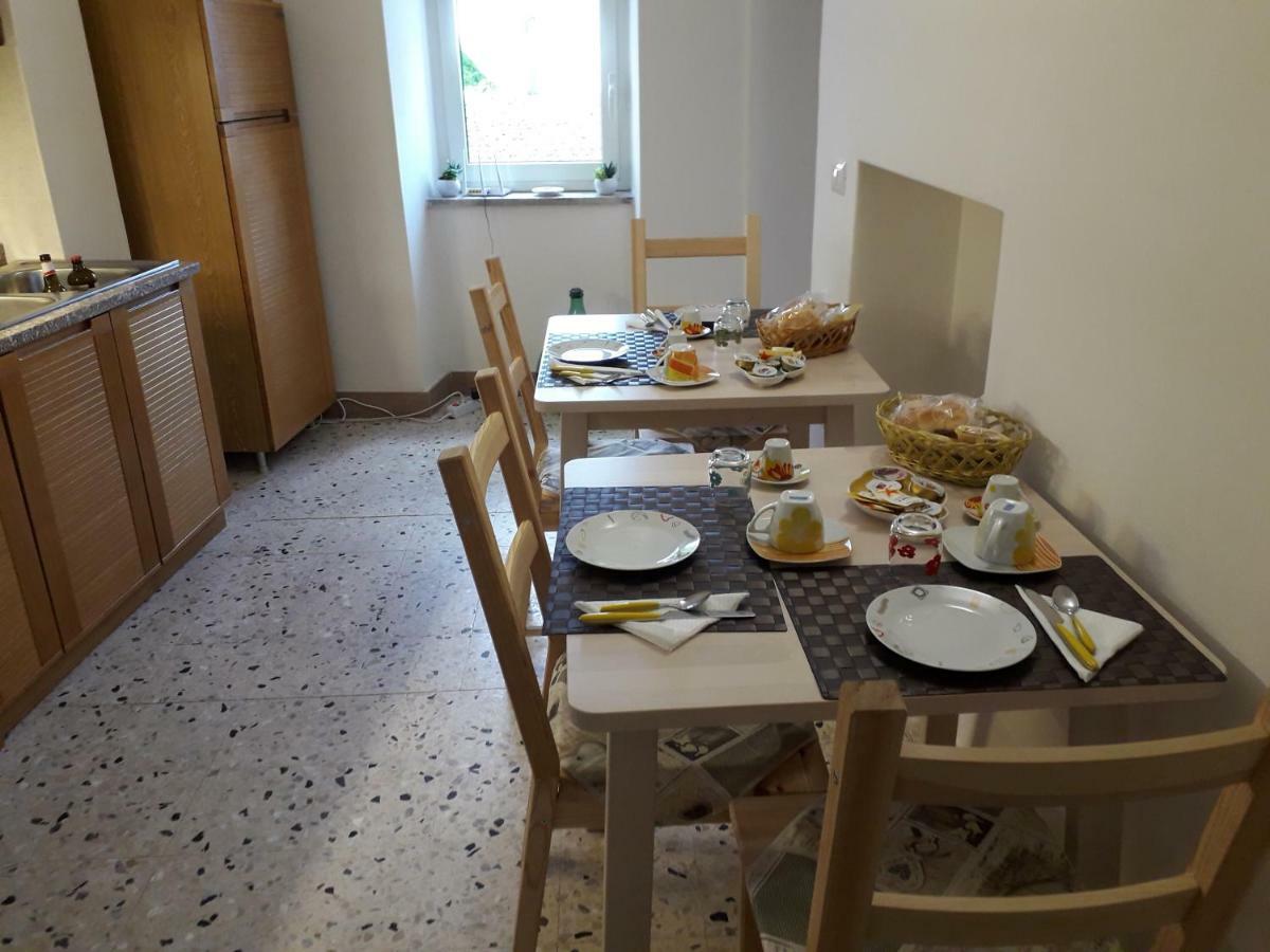 L'angolo fiorito Castelpetroso Esterno foto